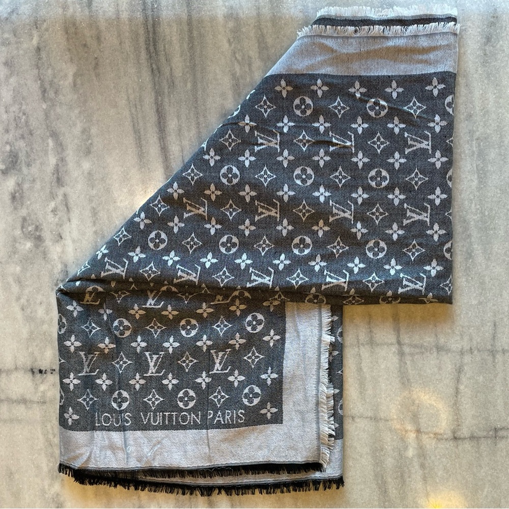LOUIS VUITTON Monogram Shawl/Scarf (Black/Gray) *** MUST SEE ***